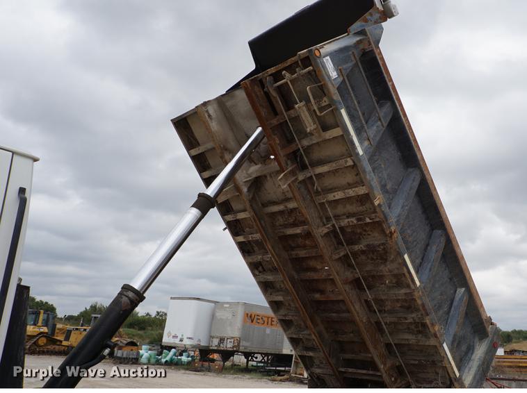 image for item DC5268 2001 Sterling L7500 dump truck