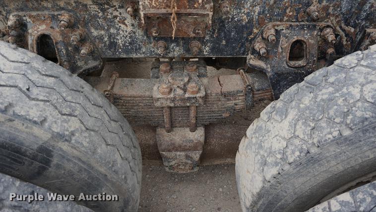 image for item DC5268 2001 Sterling L7500 dump truck