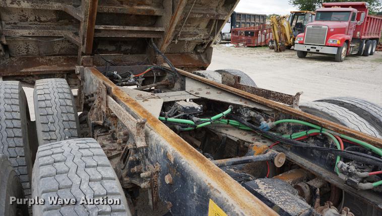 image for item DC5268 2001 Sterling L7500 dump truck