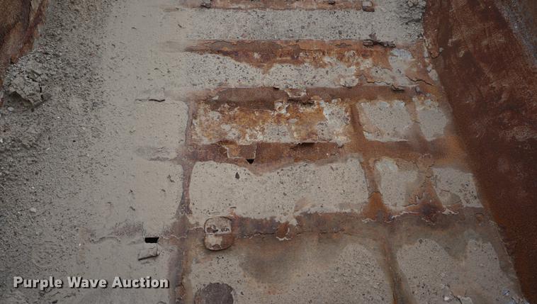 image for item DC5268 2001 Sterling L7500 dump truck