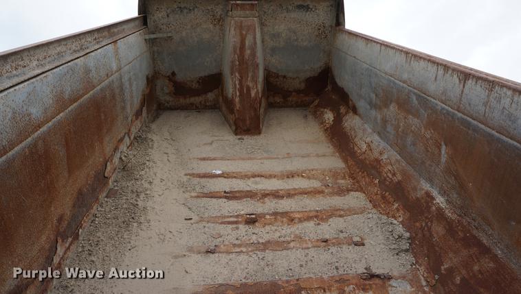 image for item DC5268 2001 Sterling L7500 dump truck