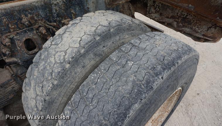 image for item DC5268 2001 Sterling L7500 dump truck