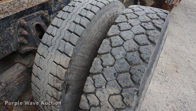 image for item DC5268 2001 Sterling L7500 dump truck