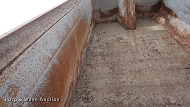 image for item DC5268 2001 Sterling L7500 dump truck