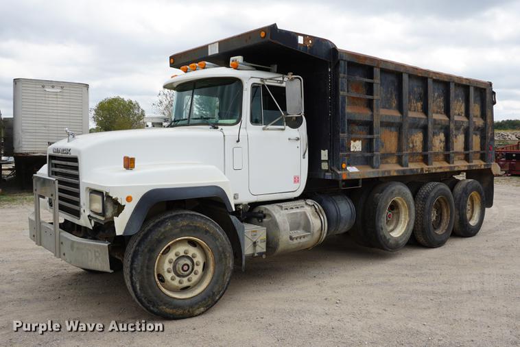 image for item DC5269 2000 Mack RD688S dump truck