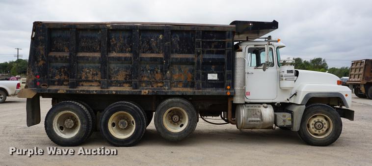 image for item DC5269 2000 Mack RD688S dump truck