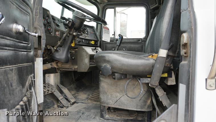 image for item DC5269 2000 Mack RD688S dump truck