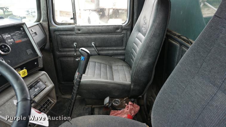 image for item DC5269 2000 Mack RD688S dump truck