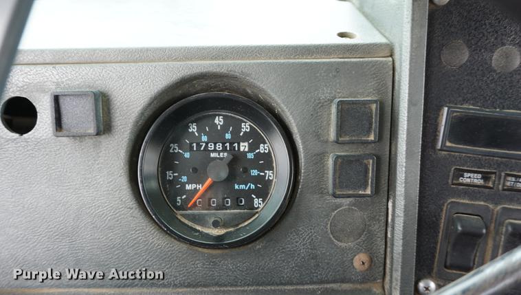 image for item DC5269 2000 Mack RD688S dump truck