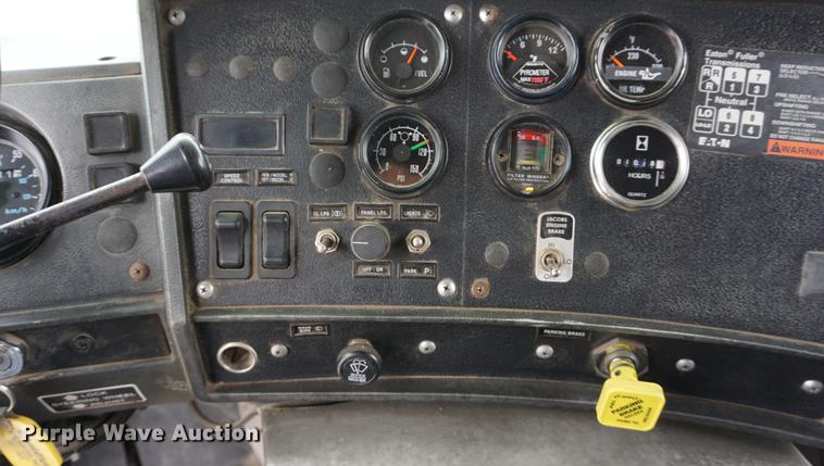 image for item DC5269 2000 Mack RD688S dump truck