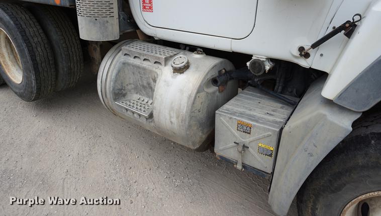 image for item DC5269 2000 Mack RD688S dump truck