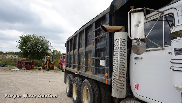 image for item DC5269 2000 Mack RD688S dump truck