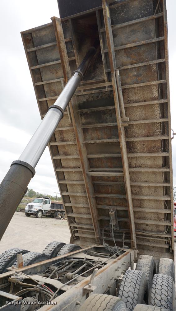 image for item DC5269 2000 Mack RD688S dump truck