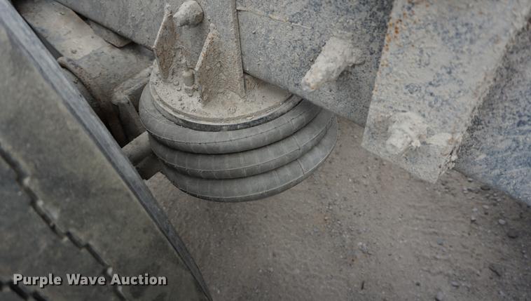 image for item DC5269 2000 Mack RD688S dump truck