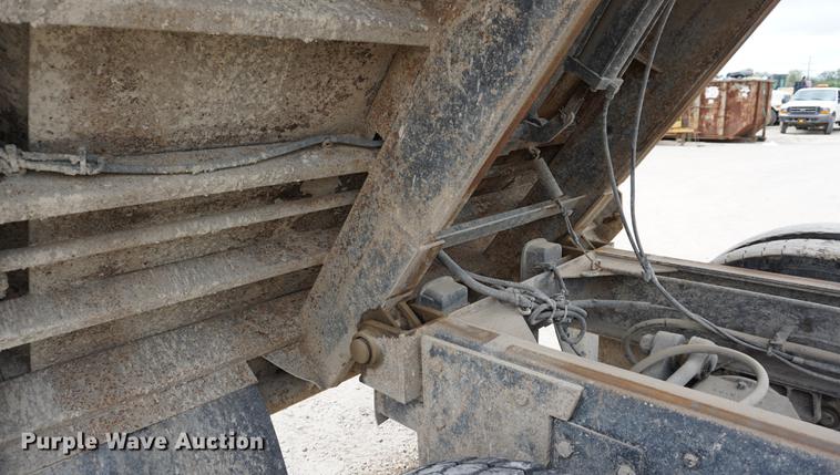 image for item DC5269 2000 Mack RD688S dump truck