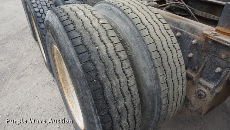 image for item DC5269 2000 Mack RD688S dump truck