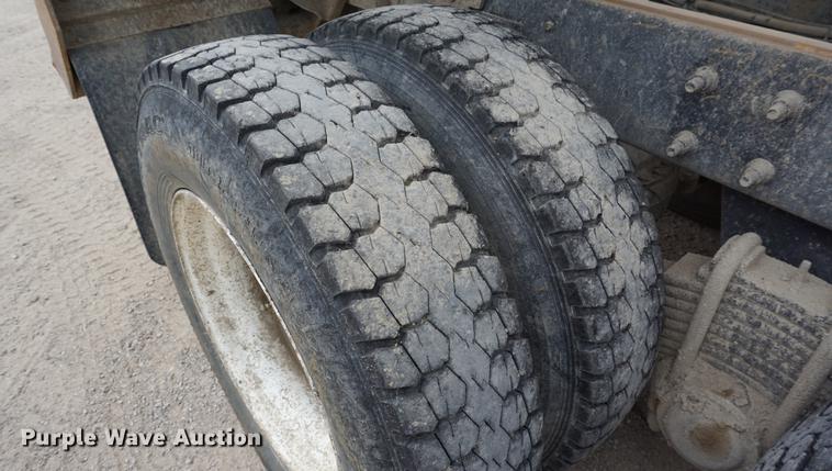 image for item DC5269 2000 Mack RD688S dump truck