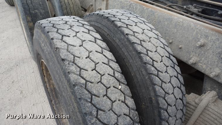 image for item DC5269 2000 Mack RD688S dump truck