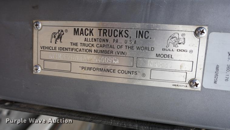 image for item DC5269 2000 Mack RD688S dump truck
