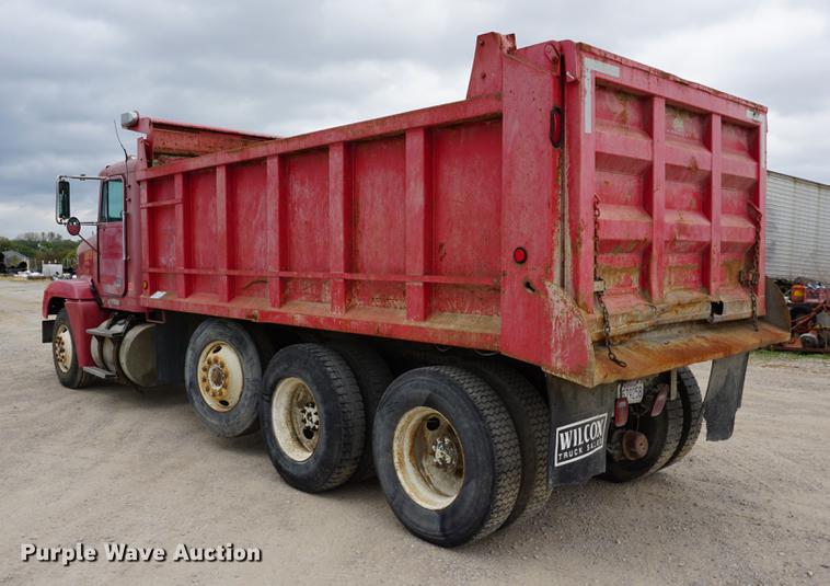 image for item DC5270 1994 Freightliner FLD dump truck