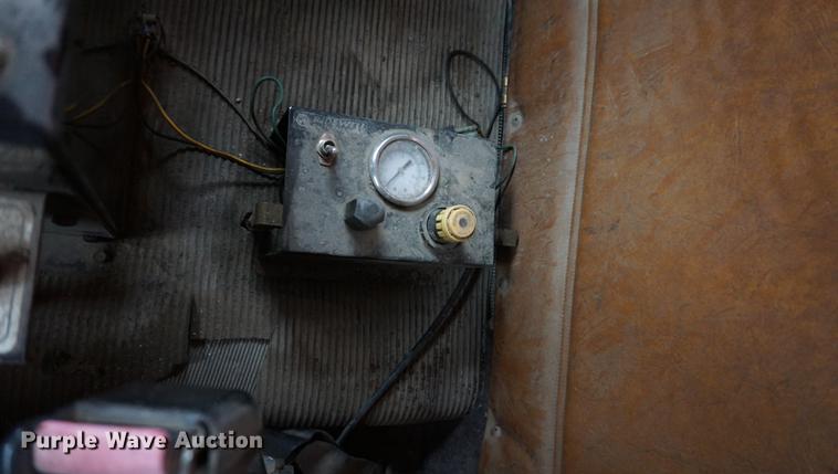 image for item DC5270 1994 Freightliner FLD dump truck