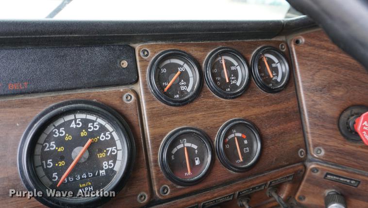 image for item DC5270 1994 Freightliner FLD dump truck