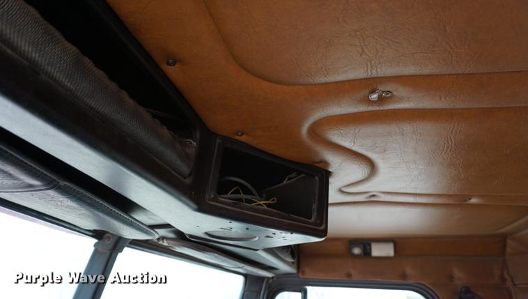 image for item DC5270 1994 Freightliner FLD dump truck