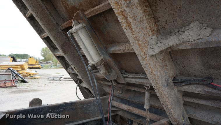 image for item DC5270 1994 Freightliner FLD dump truck