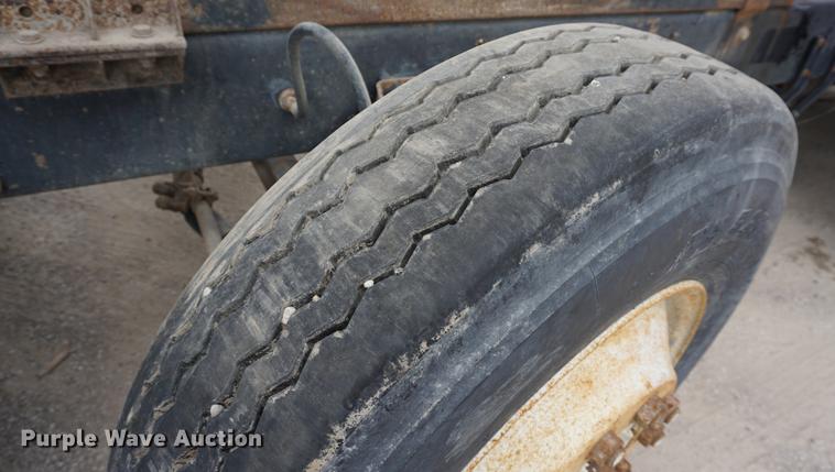 image for item DC5270 1994 Freightliner FLD dump truck