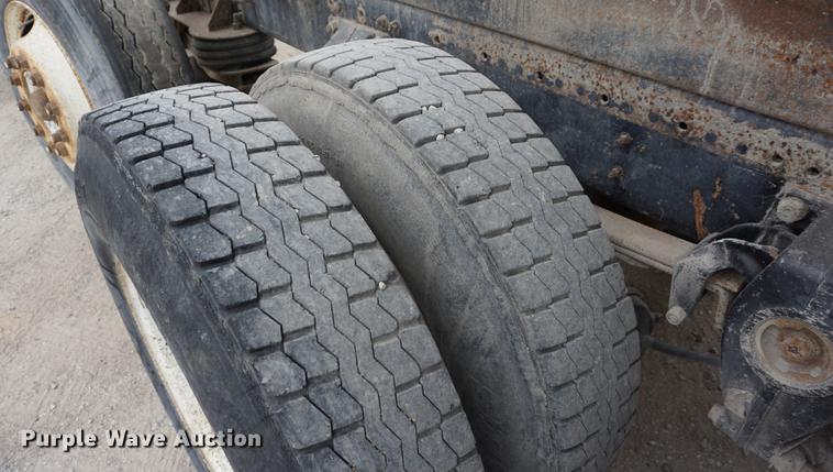 image for item DC5270 1994 Freightliner FLD dump truck