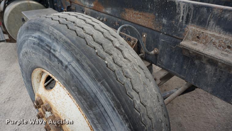 image for item DC5270 1994 Freightliner FLD dump truck