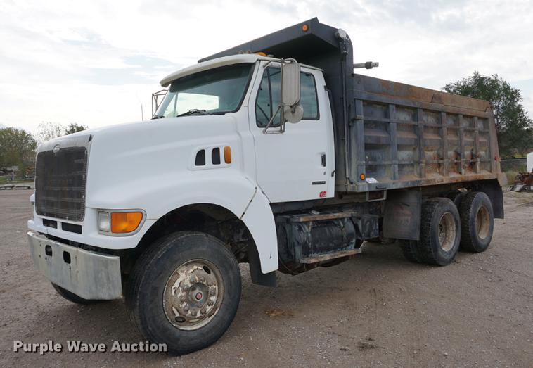 image for item DC5271 2001 Sterling L9500 dump truck