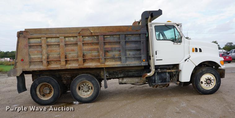 image for item DC5271 2001 Sterling L9500 dump truck