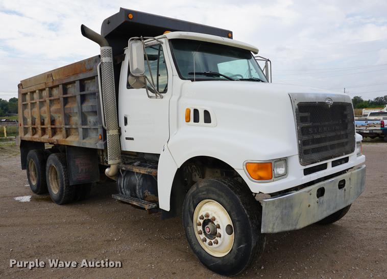 image for item DC5271 2001 Sterling L9500 dump truck