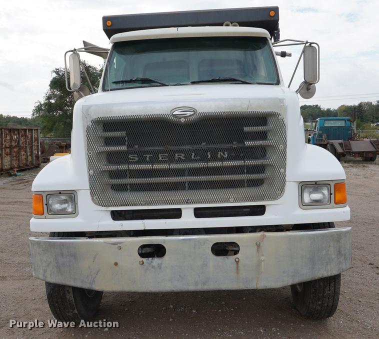 image for item DC5271 2001 Sterling L9500 dump truck