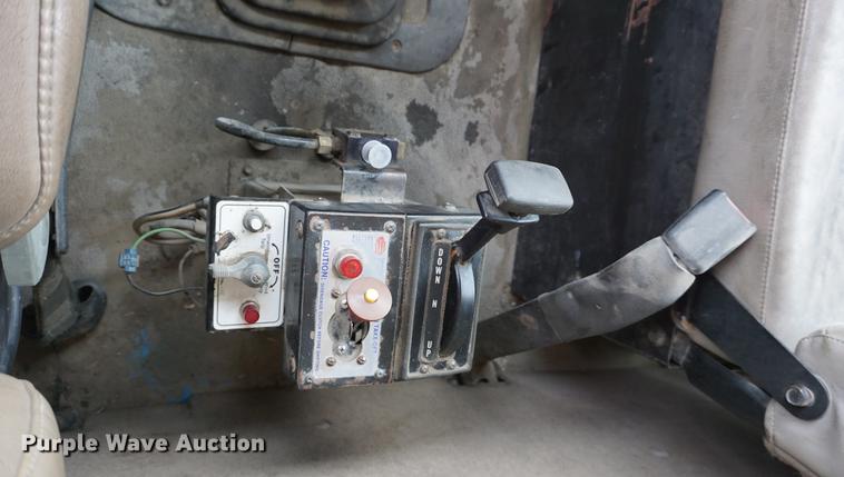 image for item DC5271 2001 Sterling L9500 dump truck