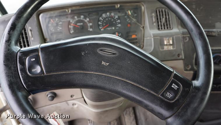 image for item DC5271 2001 Sterling L9500 dump truck