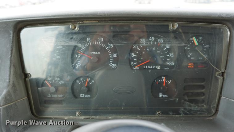 image for item DC5271 2001 Sterling L9500 dump truck