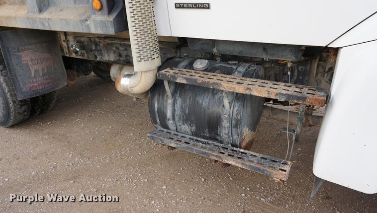 image for item DC5271 2001 Sterling L9500 dump truck