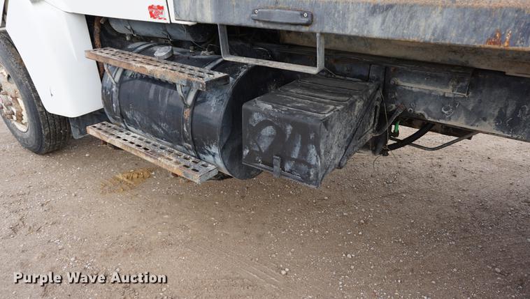 image for item DC5271 2001 Sterling L9500 dump truck