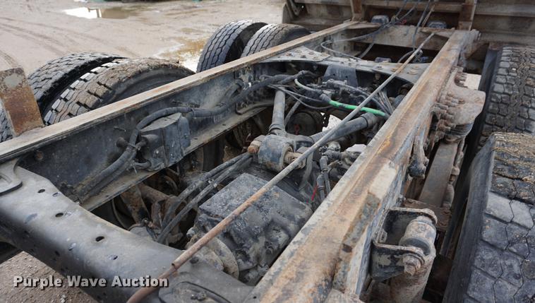 image for item DC5271 2001 Sterling L9500 dump truck