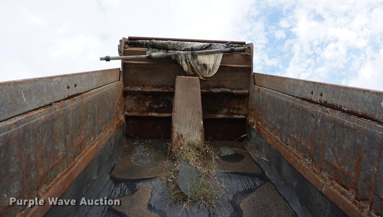 image for item DC5271 2001 Sterling L9500 dump truck