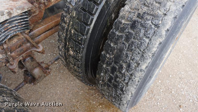 image for item DC5271 2001 Sterling L9500 dump truck