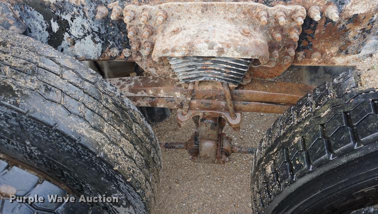 image for item DC5271 2001 Sterling L9500 dump truck