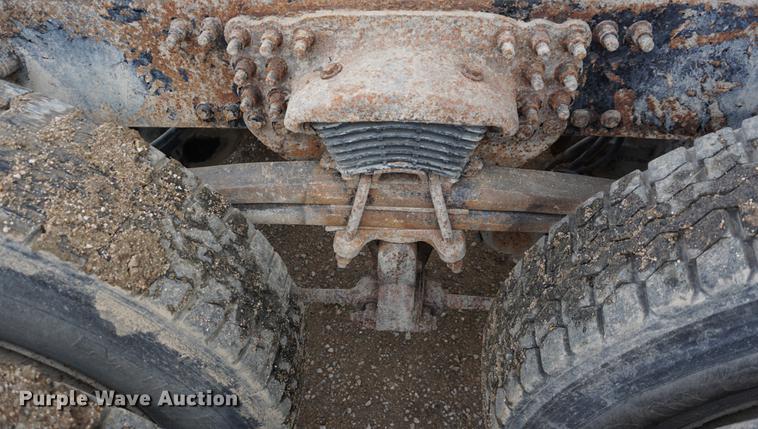 image for item DC5271 2001 Sterling L9500 dump truck