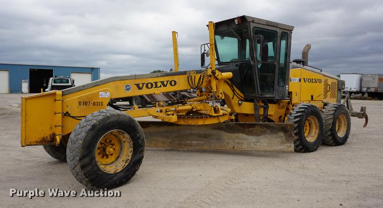 image for item DC5273 1989 Volvo G720B motor grader