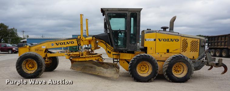 image for item DC5273 1989 Volvo G720B motor grader