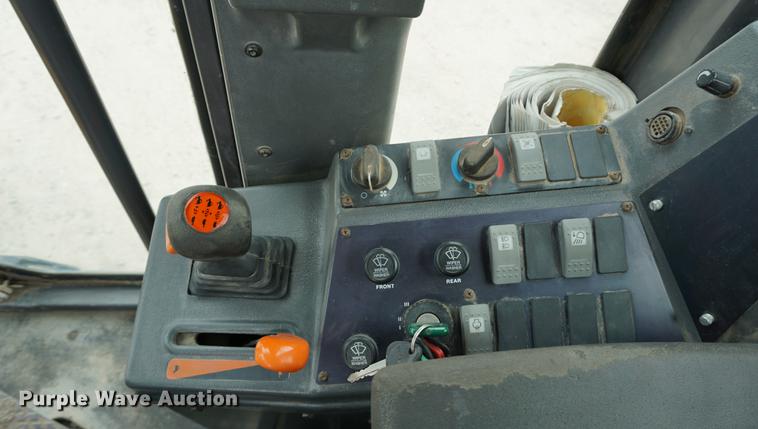 image for item DC5273 1989 Volvo G720B motor grader