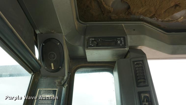 image for item DC5273 1989 Volvo G720B motor grader