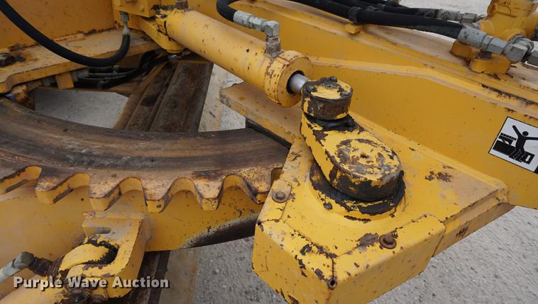 image for item DC5273 1989 Volvo G720B motor grader